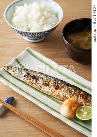 秋刀魚の塩焼き 80714107