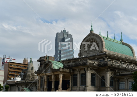 築地本願寺　本堂を見上げる 80716315