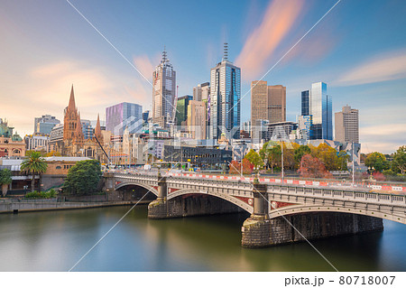 Melbourne city skyline at twilight in Australia 80718007