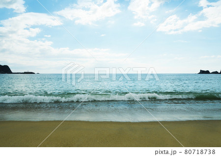 海 波 砂浜 海 波 砂浜 80718738