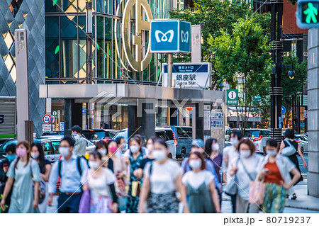 日本の東京都市景観4166人過去最多。五輪“狂行”中、銀座は多くの人出＝8月4日 80719237