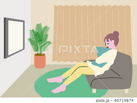 部屋着でソファに座ってくつろぎながらテレビを見てうたた寝する女性の人物イラストのイラスト素材