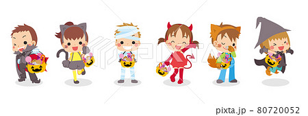 お菓子の入ったカボチャのバケツを持ってはしゃぐハロウィンの仮装をした可愛い子供たちのイラスト セットのイラスト素材