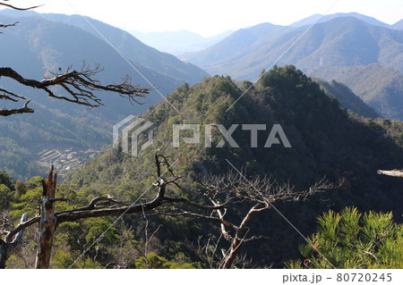 広島県にある鎌倉寺山の登山道 80720245