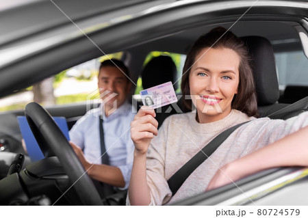 car driving instructor and driver with license 80724579