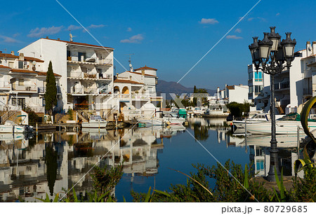 Residential marina of Empuriabrava 80729685
