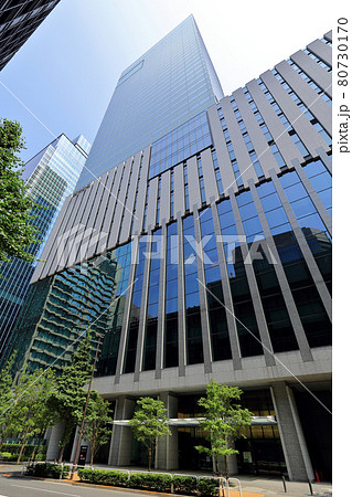 東京　大手町の都市風景　読売新聞ビル 80730170