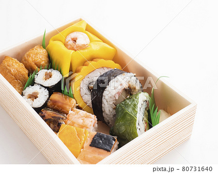 茶巾寿司　折詰弁当 80731640