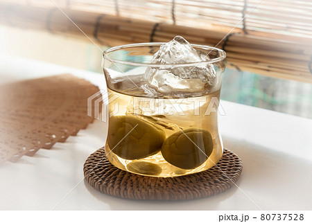 梅酒　オン・ザ・ロック　夏　すだれ 80737528