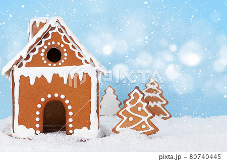 Christmas greeting card with gingerbread house 80740445