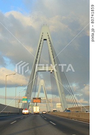 冬の朝・名港トリトンブリッジ・名港東大橋【愛知県名古屋市】 80741859