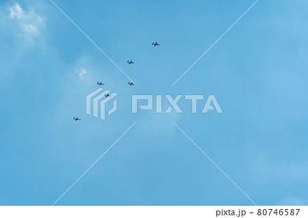 開会式 都心上空を飛ぶブルーインパルス 開会式 都心上空を飛ぶブルーインパルス 80746587