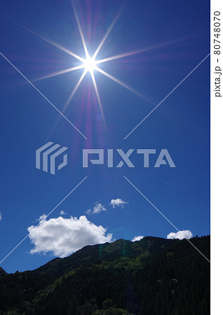 夏の太陽 80748070