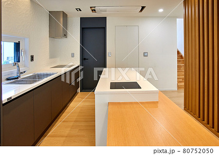 キッチン 台所 インテリア 80752050