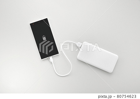 モバイルバッテリーでスマホの充電 モバイルバッテリーでスマホの充電 80754623