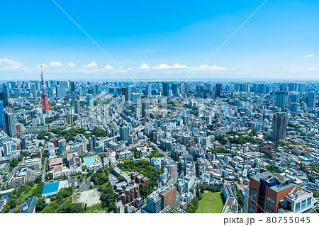 【都市風景】　連日猛暑日が続く夏の東京と空 80755045