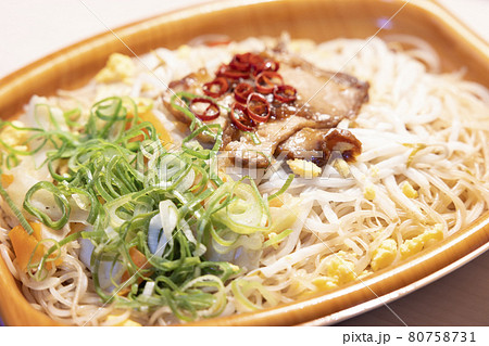 美味しいコンビニ弁当のビーフン 美味しいコンビニ弁当のビーフン 80758731