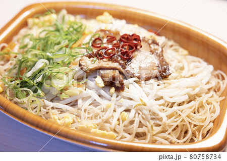 美味しいコンビニ弁当のビーフン 美味しいコンビニ弁当のビーフン 80758734