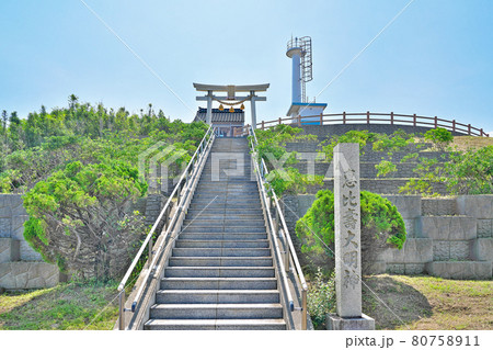 【白尾灯台】 石川県かほく市白尾 80758911