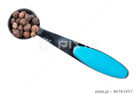allspice in measuring spoon cutout allspice in measuring spoon cutout 80761457