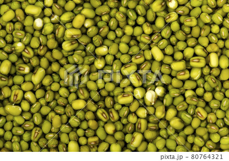 水に浸した緑豆 水に浸した緑豆 80764321