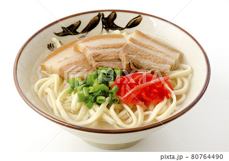 沖縄そば（三枚肉そば） 80764490