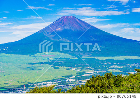 (静岡県)箱根スカイラインから望む富士山 (静岡県)箱根スカイラインから望む富士山 80765149