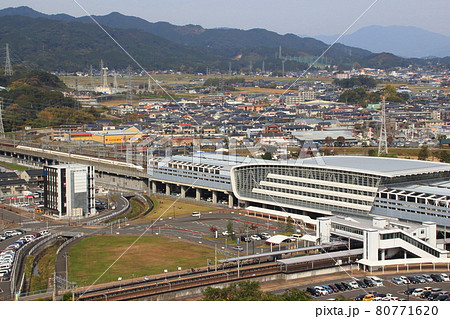 朝日山から望む九州新幹線800系と新鳥栖駅 朝日山から望む九州新幹線800系と新鳥栖駅 80771620
