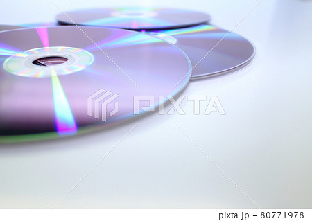 美しいDVDディスクの光 80771978
