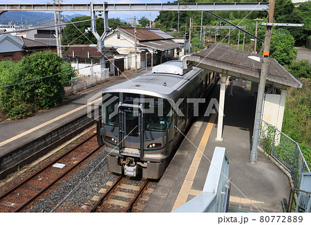 和歌山線　船戸駅の227系電車 80772889