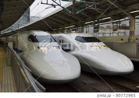 700系B編成とC編成が並んだ(東京駅) 700系B編成とC編成が並んだ(東京駅) 80772965