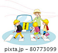 登校中の小学生を横断歩道で旗をもって見守る女性と自動車 80773099