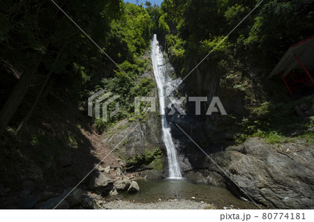 山梨県南巨摩郡早川町にある見神の滝 山梨県南巨摩郡早川町にある見神の滝 80774181