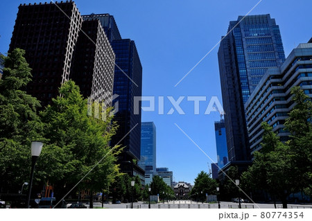 東京駅と丸の内、八重洲ビル群 東京駅と丸の内、八重洲ビル群 80774354