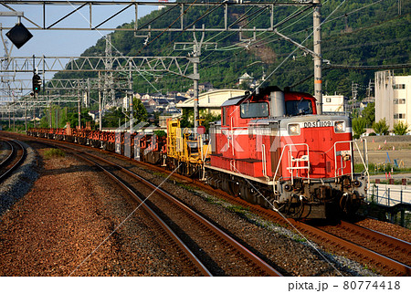 東海道本線を行くDD511109レール輸送列車 80774418