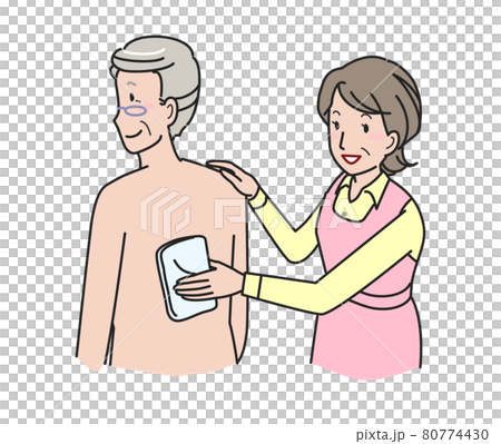 シニア男性の清拭をする中高年の女性 80774430