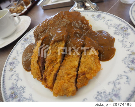 老舗の高級ビーフカツカレー 80774499