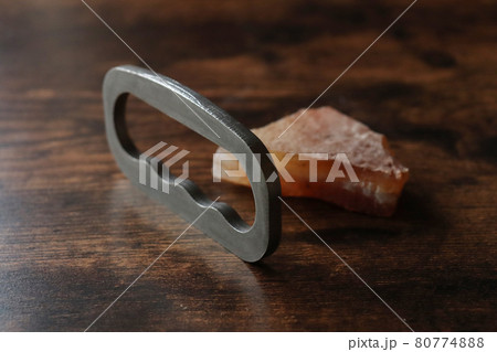 火起こし道具／火打ち石と火打ち金 80774888