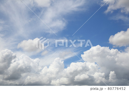 青空と白い雲 青空と白い雲 80776452