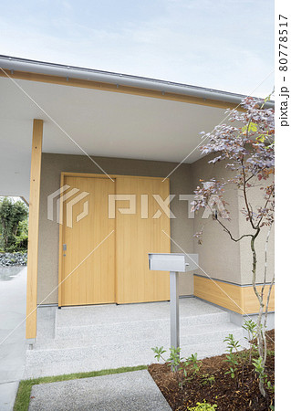 新築平屋の玄関イメージ 80778517