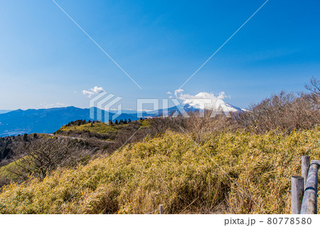 富士山にかかる雲 80778580