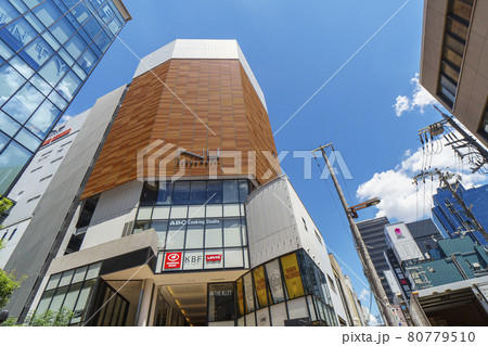 大阪都市風景　梅田　Nu茶屋町近辺　2021年8月 80779510