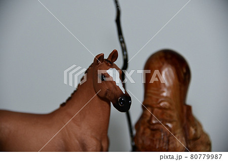 馬の耳に念仏 80779987