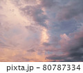 夕日に染まる雲 80787334