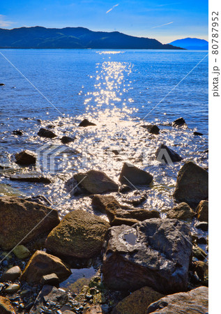 磯と海と太陽の光 磯と海と太陽の光 80787952