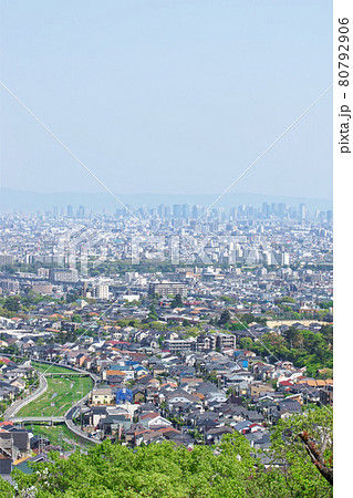 西宮市　仁川と街並み 80792906