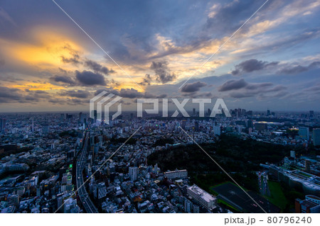 東京夕景　2021　渋谷　新宿 80796240