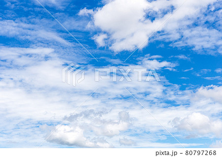 真夏の夏空の夏雲 真夏の夏空の夏雲 80797268