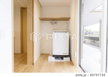 洗濯機置き場ランドリールーム 80797736