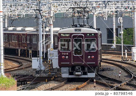 [乗り物]阪急電車の走行シーン 80798546
